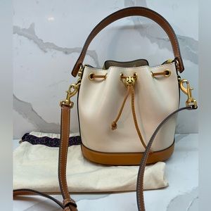 Tory Burch color-block small bucket bag